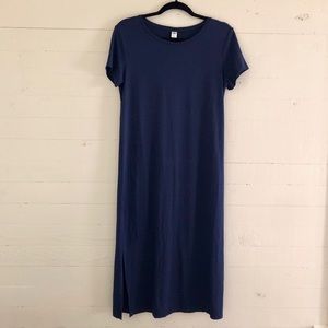 Sleek navy Old Navy body con midi dress